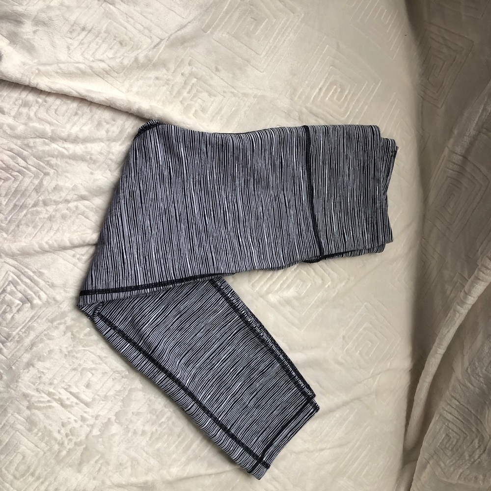 Ultimate Linear Lines Capri - image 8